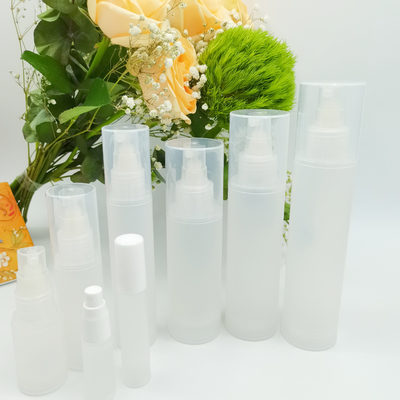 スキン ケアの包装のための曇らされたプラスチック化粧品のびんセット 5ml 10ml 15ml 50ml 100ml