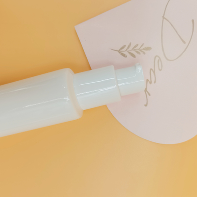 30MM の直径の PE のプラスチック ローションの管容量 30ml - 50ml PCR 50% の障壁の管