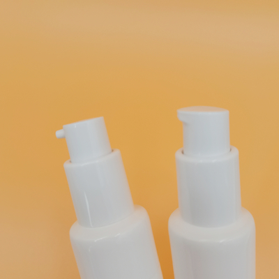 30MM の直径の PE のプラスチック ローションの管容量 30ml - 50ml PCR 50% の障壁の管