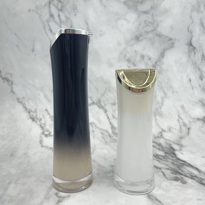 葉形のノズルとの贅沢なアクリルの化粧品の包装の空気のないびん50ml 100ml