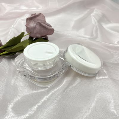 多目的な正方形のプラスチック化粧品の瓶は円形の帽子との包装15g 30g 50gをクリーム状にする
