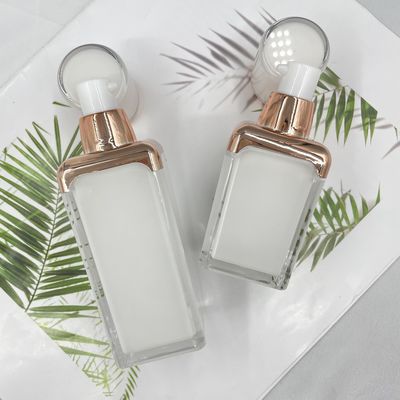 15ml 30mlの空気のない空の構造は二重壁の正方形のABS帽子をびん詰めにする