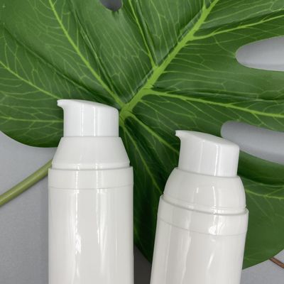 30ml 50ml 75ml 100ml PPはスキン ケアの容器のための空気のないびんで止まる