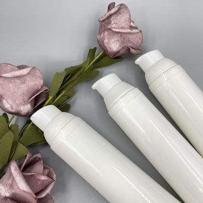 30ml 50ml 75ml 100ml PPはスキン ケアの容器のための空気のないびんで止まる