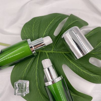 円形の化粧品ポンプびんの贅沢な空の容器50ml 120mlのアクリル