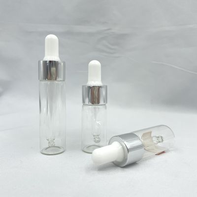10ml 15mlのガラス化粧品はアルミニウム オイルの点滴器とのまっすぐな形をびん詰めにする