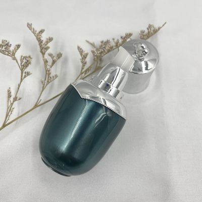 花15mlの精油のびんの点滴器の楕円形の形の帽子0.53ozは化粧品のために金属で処理した